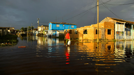 hurricane-rafael-moves-across-gulf-of-mexico